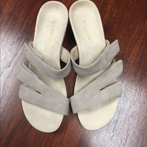 Vionic Tan/Cream W9 3 Adjustable Straps - Picture 3 of 9